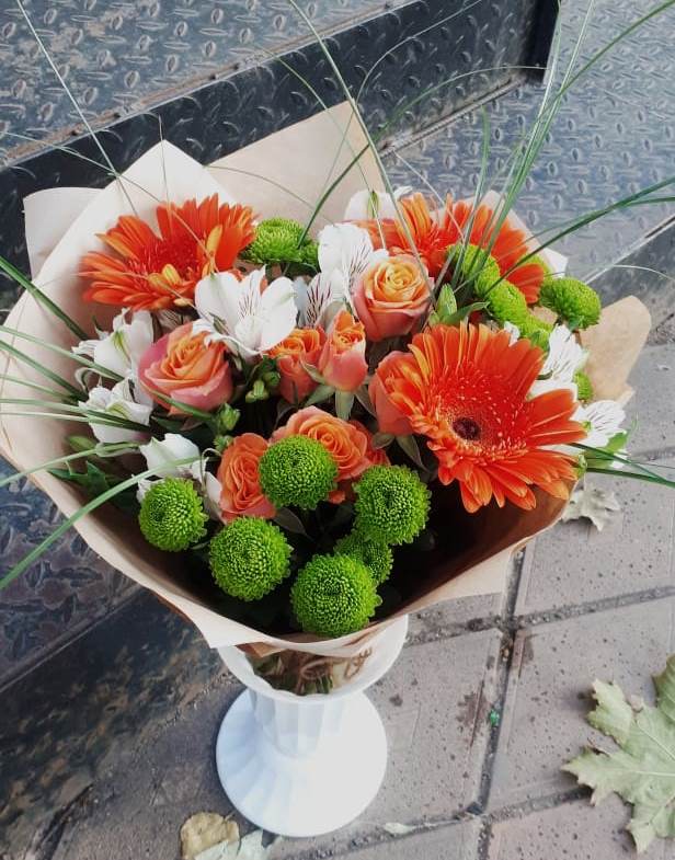 Букет цветов из: Герберы, Хризантемы, Альстромерии и Розы в Ленинское