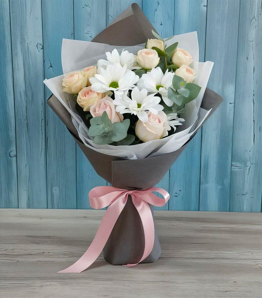 Букет цветов из: Хризантемы и Розы в Ленинское