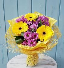Букет цветов из:  Хризантемы и Герберы в Ленинское
