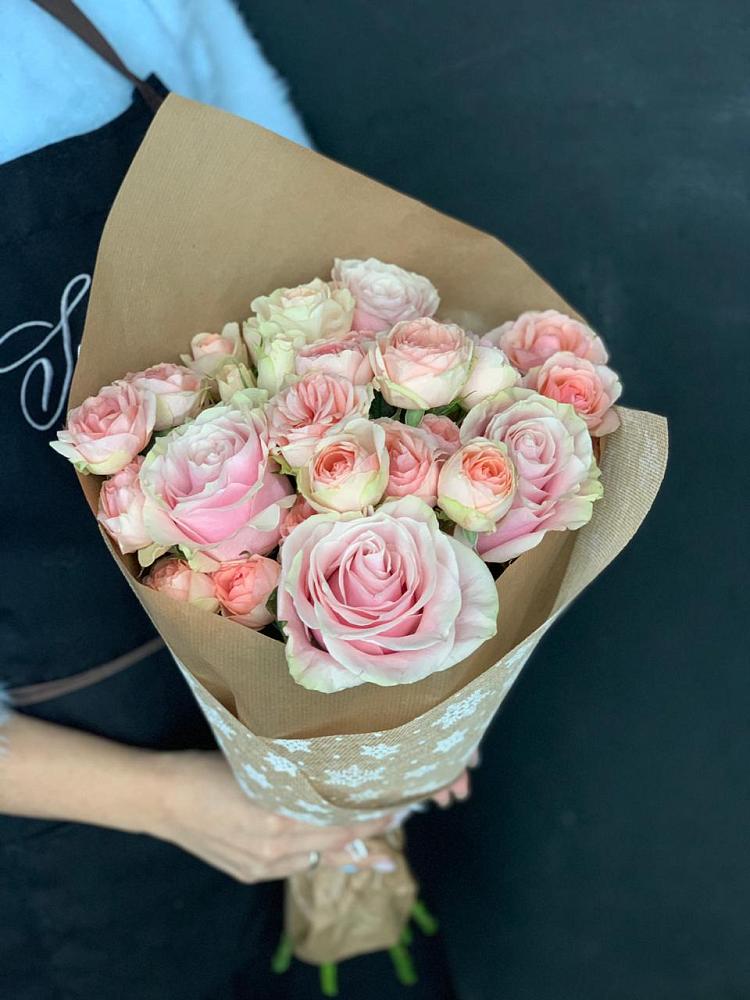 Букет цветов из: Хризантемы и Розы в Ленинское