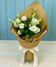 Букет цветов из:  Хризантемы и Лизиантусы в Ленинское