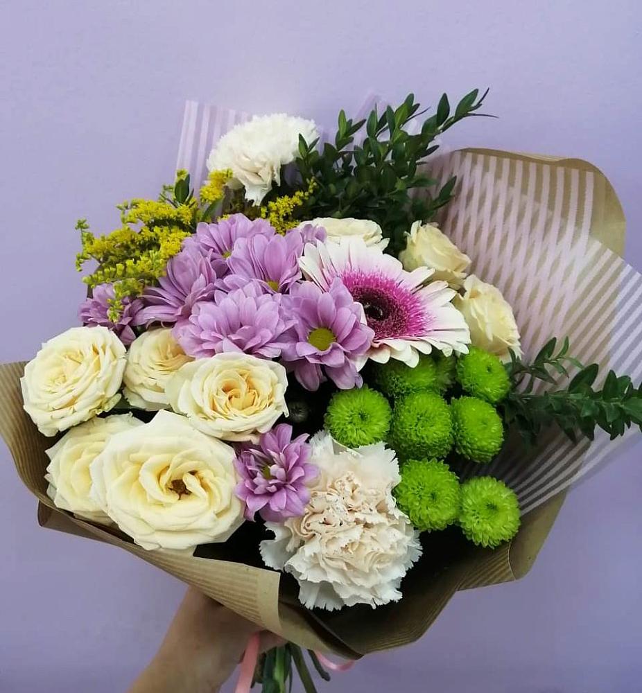 Букет цветов из: Хризантемы, Розы, Гвоздики и Герберы в Ленинское