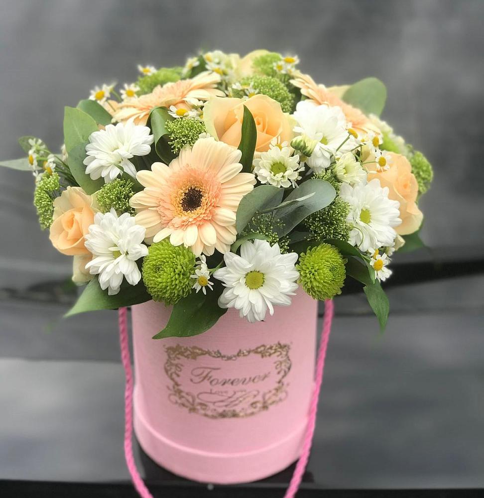 Цветочная композиция из Розы, Герберы и Хризантемы в шляпной коробке в Ленинское