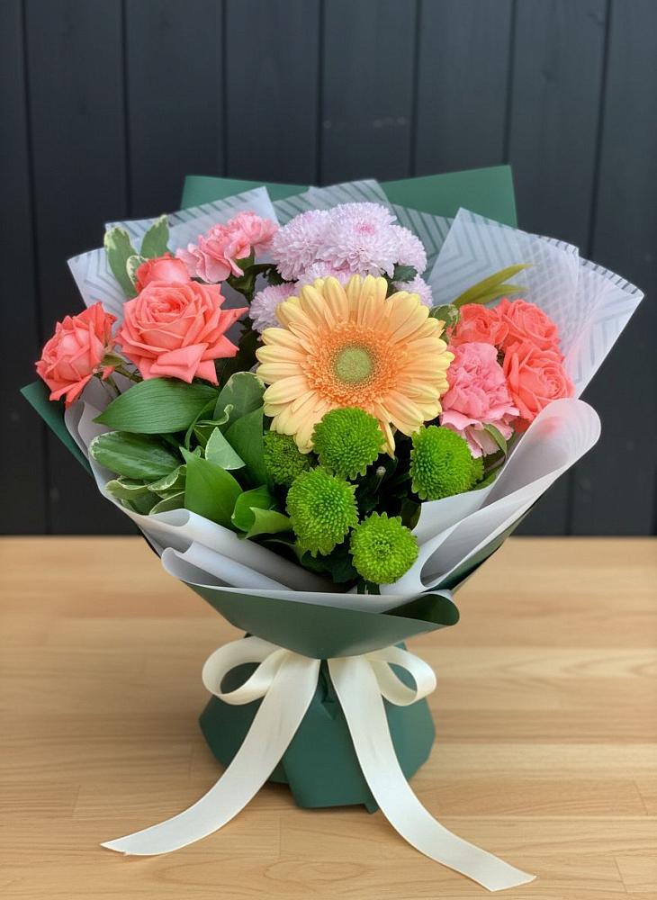 Букет цветов из: Гвоздики, Розы, Герберы и Хризантемы в Ленинское