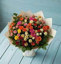 Букет Микс из разноцветных кустовых роз в Ленинское